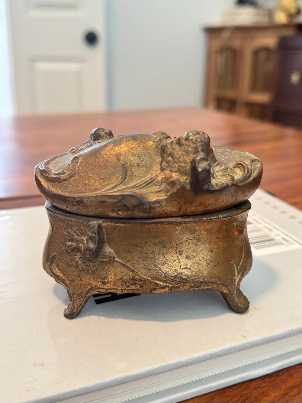 Vintage 1960S Metal Gilded Trinket Box antique jewelry casket